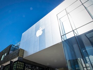 闻泰科技昆明工厂大举招工将代工苹果MacBook？公司招聘人士：目前主要做耳机，预计下个月做电脑  