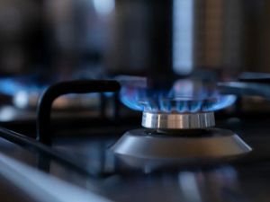 法国1度电7.73元，英国家庭能源账单明年或达到每月4000多元，欧洲能源危机持续恶化
