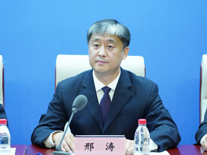 如何提高战略性矿产资源发展水平？工信部答每经问：将加快铁锂等资源开发，培育一批上下游一体化领军企业