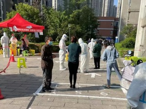 这个省会超13万人赋黄码，一副区长被免职！传染病医院发生感染事件，长春市副市长赵显等7人被问责