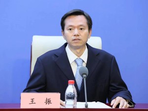 如何促进医疗装备行业发展？工信部答每经问：积极培育产业链“链主”企业，探索“医生+工程师”等协同创新模式