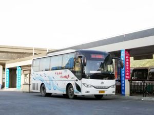 上半年净利近乎“腰斩” 股价却四天三板！安凯客车收深交所关注函