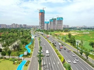 构建“车、路、云”协同示范环境 成都经开区（龙泉驿区）探索车联网产业发展新模式