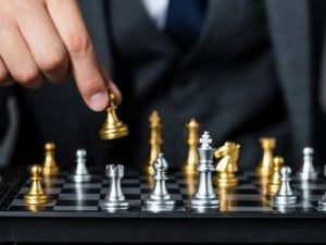 疑似作弊，19岁新秀爆冷击败世界冠军，国际棋联或进行调查