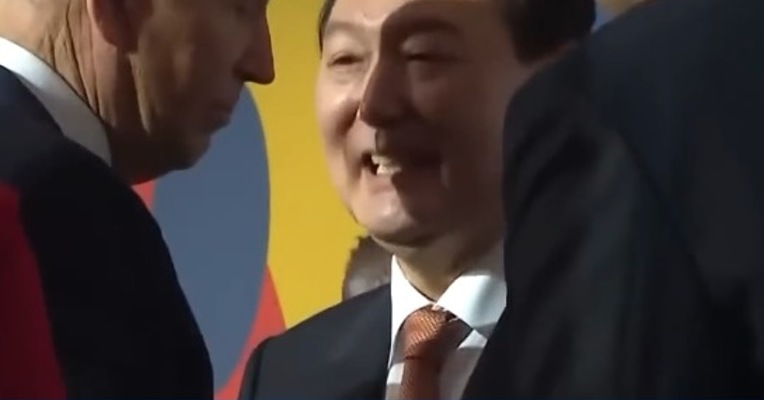 尹锡悦首次回应爆粗口争议