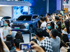 新能源车上演“中国速度”：连续七年全球产销第一