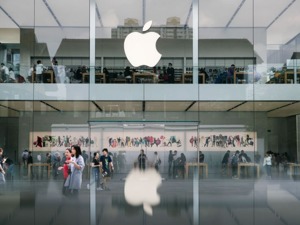 郭明錤质疑苹果放弃增产iPhone 14传闻，称iPhone 14 Pro出货量将增长10%，年内苹果或新建Apple Car团队