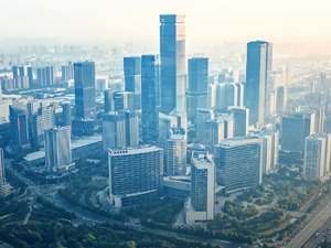 西安经济的“守”与“攻”