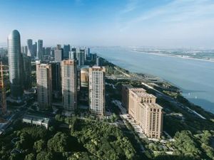 城市24小时 | 全国首批试点启动，12城入围