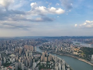 西部双子星，冲刺“外贸万亿俱乐部”