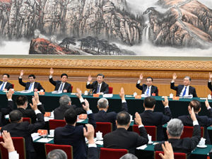 党的二十大主席团举行第二次会议 习近平主持会议
