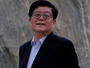 二十大时光•聆听报告丨金晶集团董事长王刚：脚踏三大绿色赛道，创新推动高质量发展