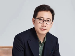 二十大时光·聆听报告｜荣科科技总裁王功学：加速医疗信息技术应用创新，未来将深度布局智慧城市和智慧医疗