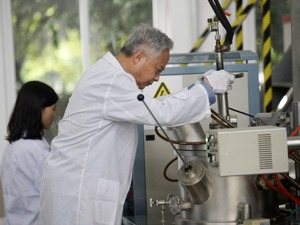 每经热评丨建设现代化产业体系 科技型企业要做好三方面工作