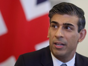 约翰逊“知难而退”，印度裔苏纳克离当选英国首相仅一步之遥，今晚9点见分晓