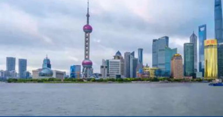 经济日报头版评论：观察中国经济不能只看一时