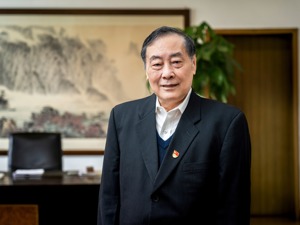 娃哈哈集团董事长宗庆后：坚守实业 秉承“产业报国，泽被社会”经营理念