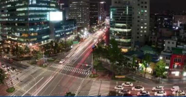 韩国梨泰院踩踏事故已致153人死亡