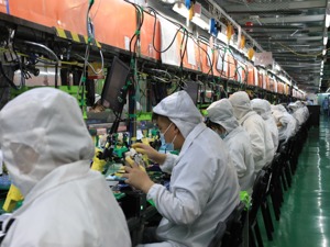 富士康目前情况如何？相关负责人最新发声：发放全勤奖金，最高1500元！iPhone产能是否受影响，郭明錤分析