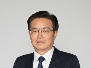 二十大时光·聆听报告 | 成都中医药大学党委书记刘毅：牢记为党育人为国育才，推进中医药传承创新发展