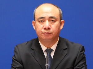 高速公路加密充电设施进展如何？交通运输部答每经：新增建设充电桩的高速公路服务区872个，充电桩3347个