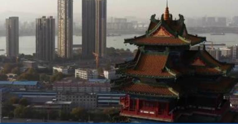 江苏发布大雾橙色预警 明晨局部能见度不足50米