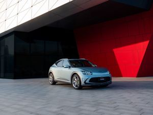 又一豪华品牌宣布电动转型时间表！2025年起，捷尼赛思所有新车均为纯电动车