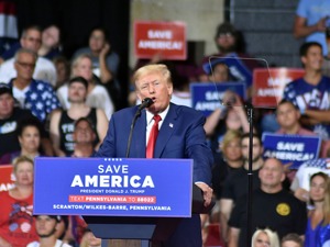 特朗普宣布再次竞选美国总统，专家：此时宣布参选是对共和党票房的“毒奶”