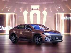 中型跨界车全新皇冠SportCross亮相 皇冠品牌将于今年内实现渠道独立