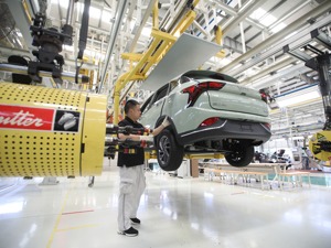 汽车发展格局、路径改变 行业激辩电动智能下半场