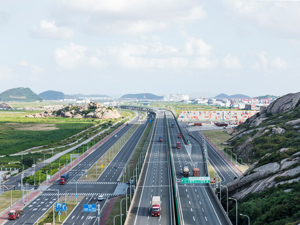 再遇寒潮！全国公路货运周指数同比下跌35.9% ，北京跌幅最大 快递物流保通保畅进行中