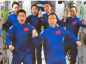 载入史册的画面！6位中国航天员会师太空