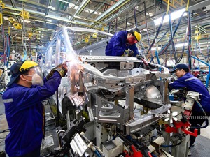 电动“洪流”下产业链格局改变 汽车供应商何去何从？
