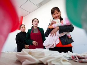国家发改委等部门发文推动家政进社区 专家：有助于更好导入各类社会资本参与