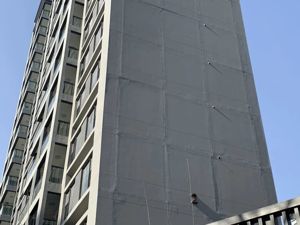 外墙凹凸不平、实墙变扶栏，上海一刚需盘惹怒众业主，开发商中华企业回应来了