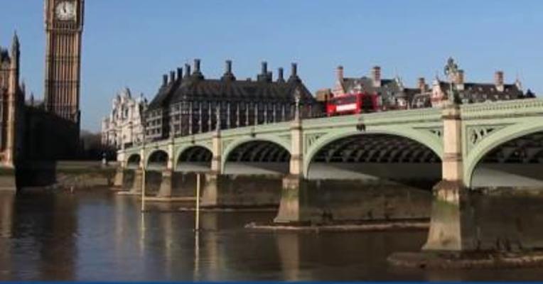 外媒：去年有4.57万名难民从英吉利海峡偷渡进入英国