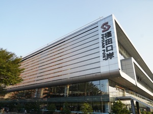 直击 | 深港恢复“通关”在即 设备检修、商户重新开业……深圳几大口岸做了哪些准备？