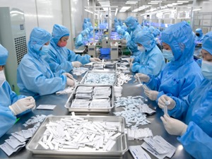第十版新冠病毒感染诊疗方案发布：完善治疗方法、增加抗原检测阳性作为诊断标准