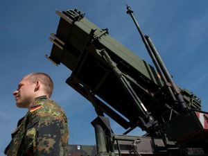 美国防部宣布：乌军士兵下周赴美；普京回应：俄军将摧毁这一反导系统！梅德韦丘克被终止乌克兰国籍