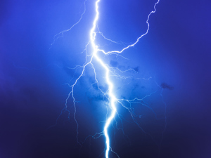 部分踩“雷”的券商资管产品，销售前需不需要向投资者告知？法院这么判！