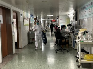 一家三甲医院的新冠重症救治30天