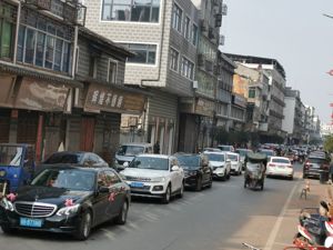 新春走基层丨县乡汽车门店多歇业，A00级纯电车走俏，燃油车销售暂未受新能源车降价影响