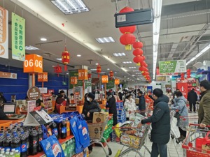 新春走基层 | 超市水果销量呈几何级暴涨 酒店包厢不够用腾出行政酒廊“救急”