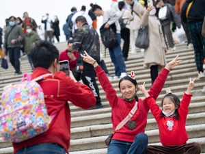 每经热评｜春节旅游消费市场 展现中国经济复苏活力