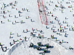 国务院联防联控机制昨举行新闻发布会：目前全国整体新冠疫情已进入低流行水平