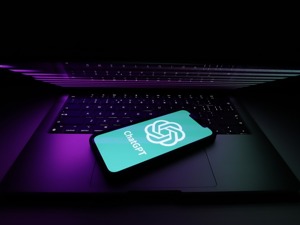 专题丨ChatGPT火了，打工人哭了？