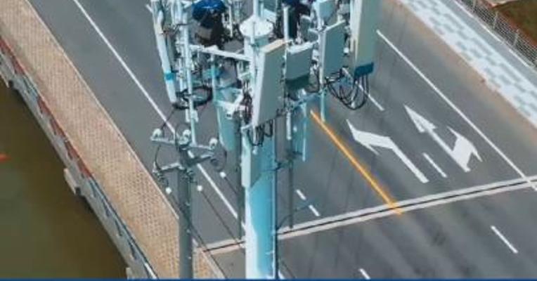 中国电信领涨港股电信板块 午后涨幅一度逼近7%