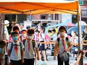 10名小学生抗原阳性，均为首次感染，班级停课4天！杭州西湖区教育局通报