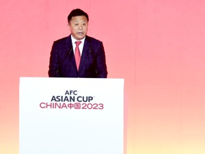 中国足协召开会议部署近期重点工作，推动俱乐部解决好欠薪问题，副主席杜兆才主持会议