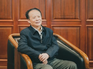 人生是一条河，大健康产业就是河堤上的“护栏” 专访全国人大代表、好医生药业集团董事长耿福能